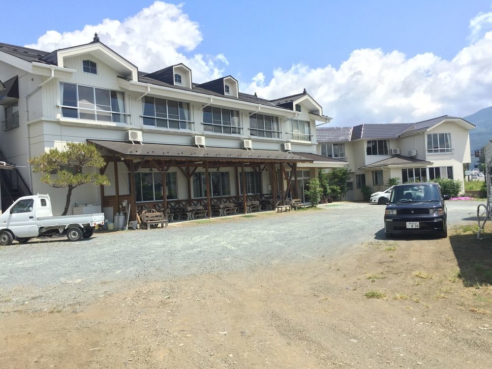 פוג'יקאוואגוצ'יקו Village Sun Lake Kawaguchiko מראה חיצוני תמונה